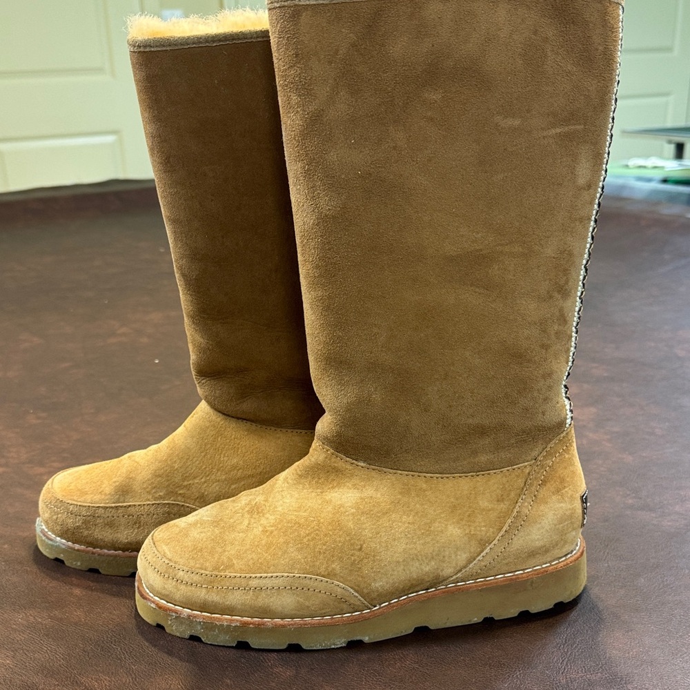 UGG Brown Suede Boots with Knit Accent